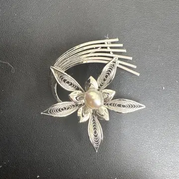 실버제 꽃 모양 브로치 7.5mm 진주 포함