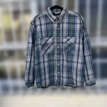 그레이 계열 체크 플란넬 셔츠