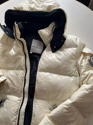 MONCLER 아이보리 다운 자켓 사이즈 1