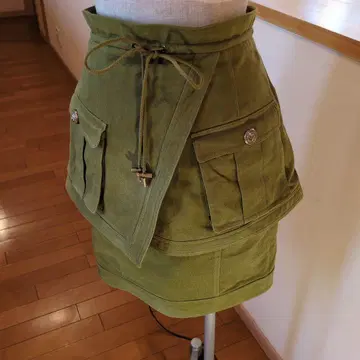 올리브 그린 타이트 스커트 포켓 부착