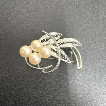 실버 7.9mm 펄 잎 모티브 브로치