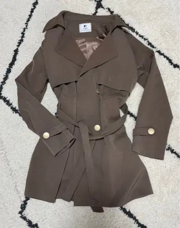 브라운 트렌치코트 The health and hair