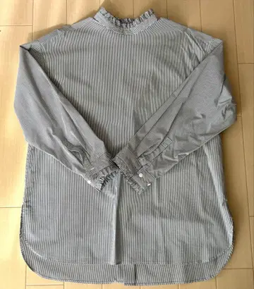 온워드 UNFILO 블라우스