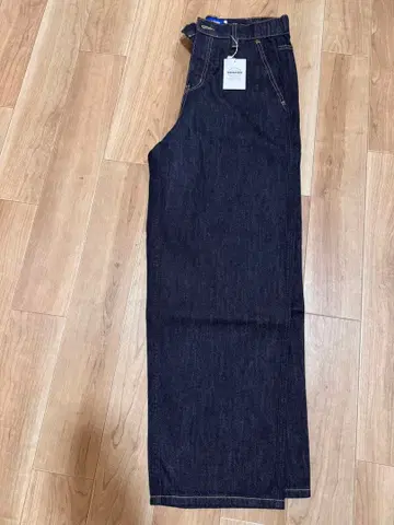 BONBON 릴랙스 핏 스트레이트 청바지