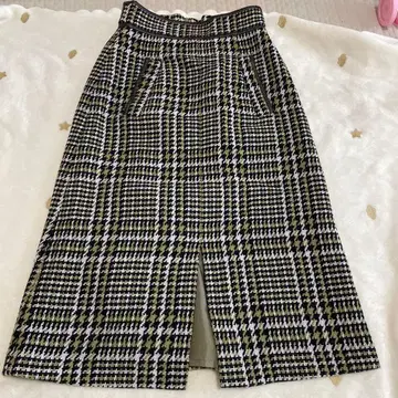 질 바이 질 스튜어트 체크 무늬 타이트 스커트