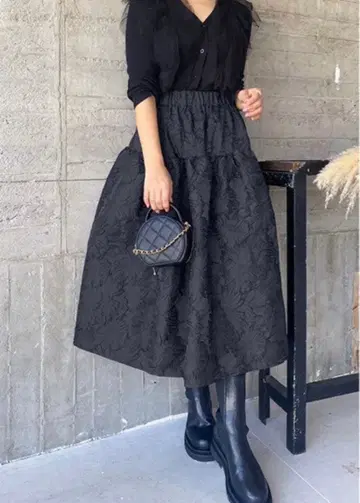 글래머러스 가든 자카드 스커트 플레어 스커트 여성용 블랙
