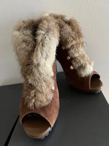 브라운 스웨이드 퍼 하이힐 24cm