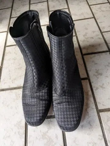 블랙 체크 무늬 사이드 고어 부츠 F3897 240K