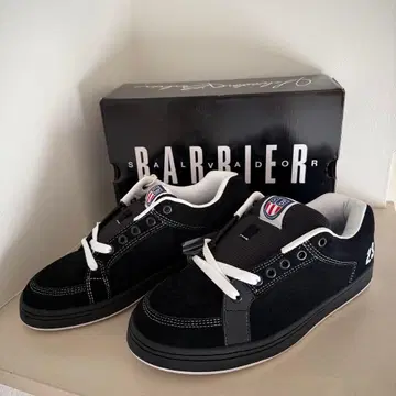 미사용 새상품 ETNIES SAL23 블랙/화이트 28cm