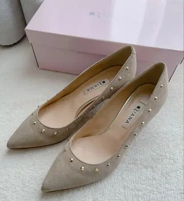 [ 미사용 새상품 ] DIANA/스터드 펌프스 베이지 스틸레토