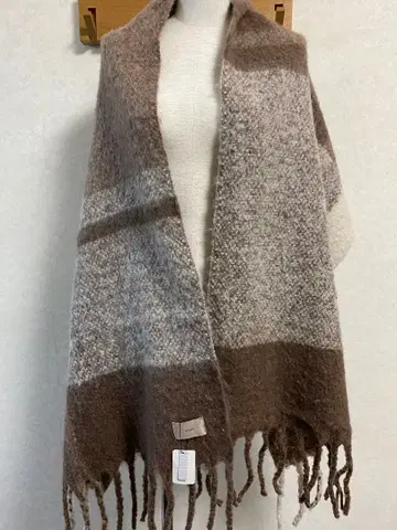 새상품*nouer 체크 무늬 스톨 카멜