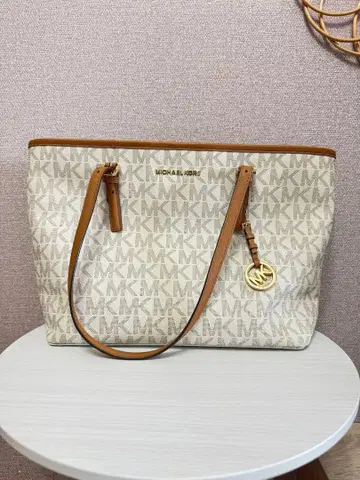 MICHAEL KORS 로고 토트백 베이지