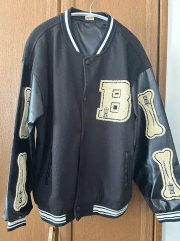 바시티 자켓 블랙 B로고