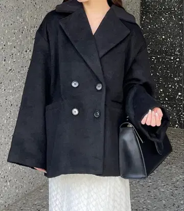 블랙 더블 브레스트 피 코트