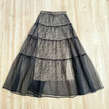 ROYAL PARTY 로얄 파티 레오파드 플레어 스커트