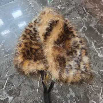 미스 미스 레오파드 무늬 퍼 넥워머