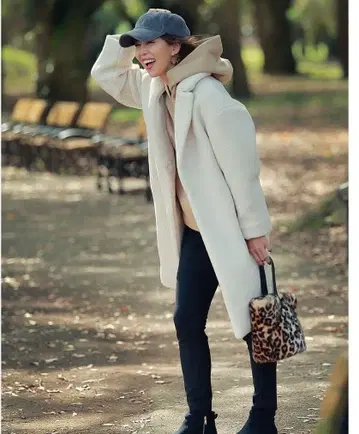 PLST 베이지 보아 롱 코트 테디베어 코트