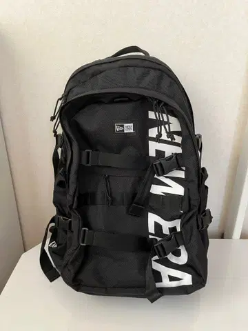 NEW ERA 블랙 백팩 커리어 팩 35L