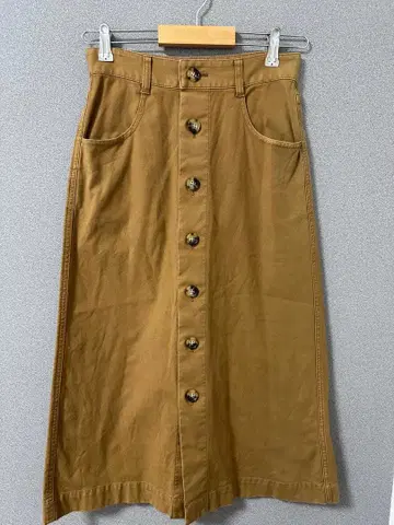 MACPHEE 버튼 디테일 브라운 타이트 스커트