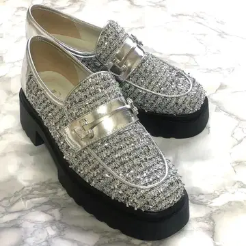 초레어 완판템 다이애나 DIANA 실버 트위드 통굽 비트 로퍼