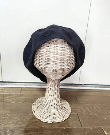 요건 레일, 모유루를 좋아하시는 분께 시크 플로럴 자카드 베레모