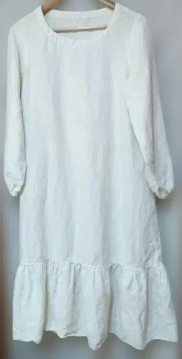 네스트로브 밑단 프릴 원피스