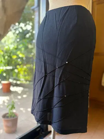 모스키노 비쥬 장식 네이비 타이트 스커트 M 상당