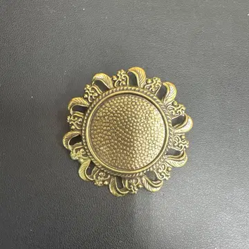 골드 꽃 디자인 브로치