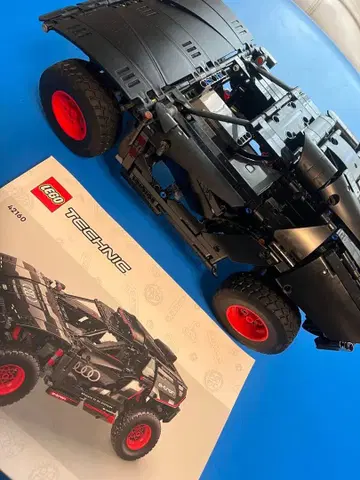 Lego Technic 42160 Audi RS Q e-tron