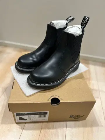 [ Dr. Martens ] 첼시 부츠 화이트 스티치 [ 22cm ]