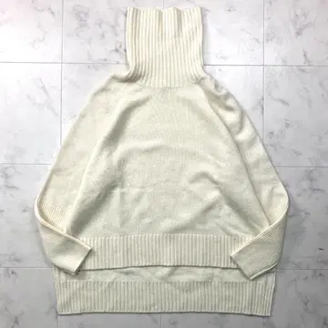 새상품급 개럴개런트 캐시미어 하이넥 니트 부드러움 넉넉함 화이트