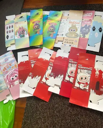 러브브 PoPmart 상자와 봉투만