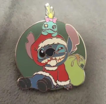 디즈니 스토어 스티치 산타클로스 시크릿 핀 배지