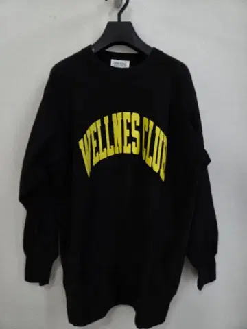 INSCRIRE 웰니스 클럽 맨투맨 블랙