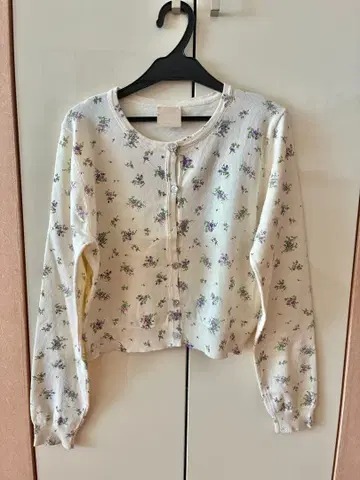 [ 거의 미사용 ] MAISON MARBLE 꽃무늬 가디건 긴팔 아이보리