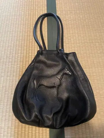 가죽 토트백 블랙 말 엠보싱 가공