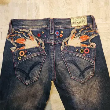 자수 디자인 부츠컷 데님