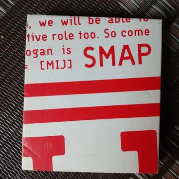 SMAP CD 빨간색과 하얀색 스트라이프