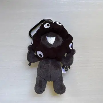 블랙 미야쿠미야쿠 카라비너 키링