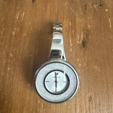 최종 가격! 하자품 여성용 스와로브스키 Swarovski 손목시계