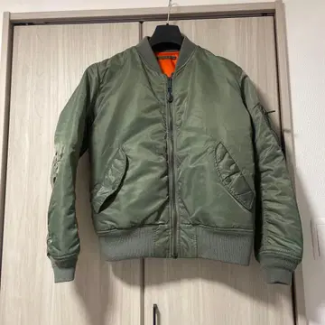 AVIREX MA-1 플라이트 자켓 올리브