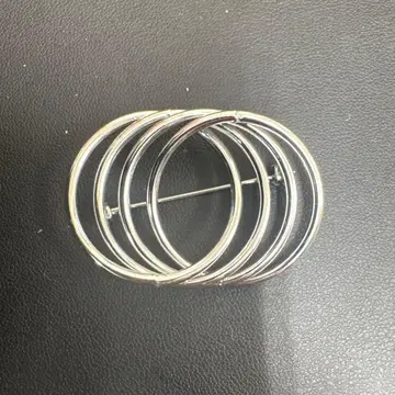 실버 반지 브로치