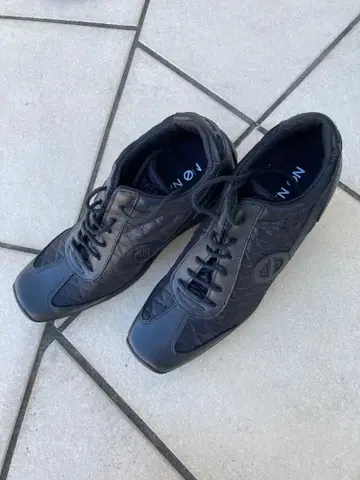 NO NAME 블랙 스니커즈