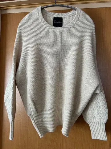 [새상품급] URBAN RESEARCH 돌먼 슬리브 니트 케이블 짜임