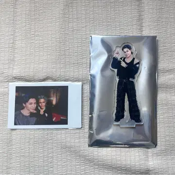 RESISTANCE 레지스탕스 니시다 키엘 아크릴 스탠드 폴라로이드