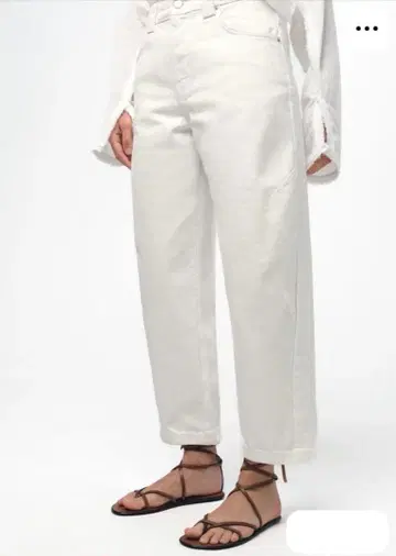 ZARA ZW 크롭 미드 라이즈 배럴