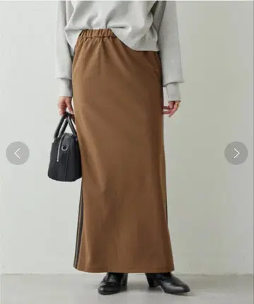 새상품급 GALLARDAGALANTE 라인 이지 스커트