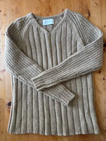 ESTNATION 베이지 V넥 니트 스웨터