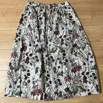 미즈이로 인드 꽃무늬 플레어 스커트