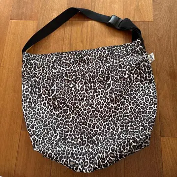 Drifter 레오파드 무늬 숄더백